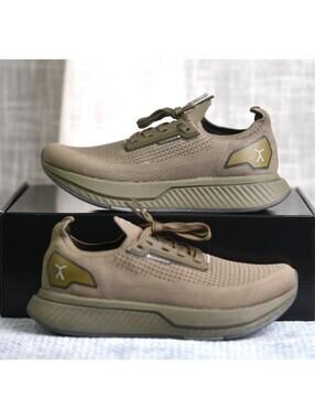 New! Size: 5.5 Big Kid/7 Women | Flux Adapt Runner H2O Pro Waterproof